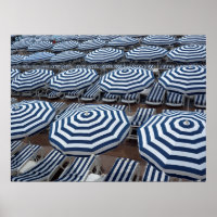 Linhas De Guarda-chuvas De Praia Striqueadas Com S