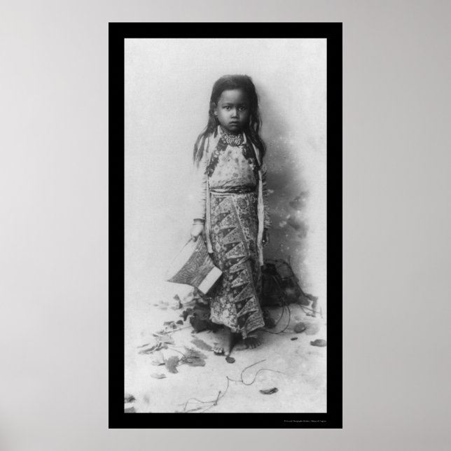 Pôster Little Girl in Java, Indonésia 1898 (Frente)