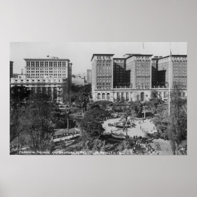 Pôster Los Angeles, CA Perishing Square e Biltmore (Frente)