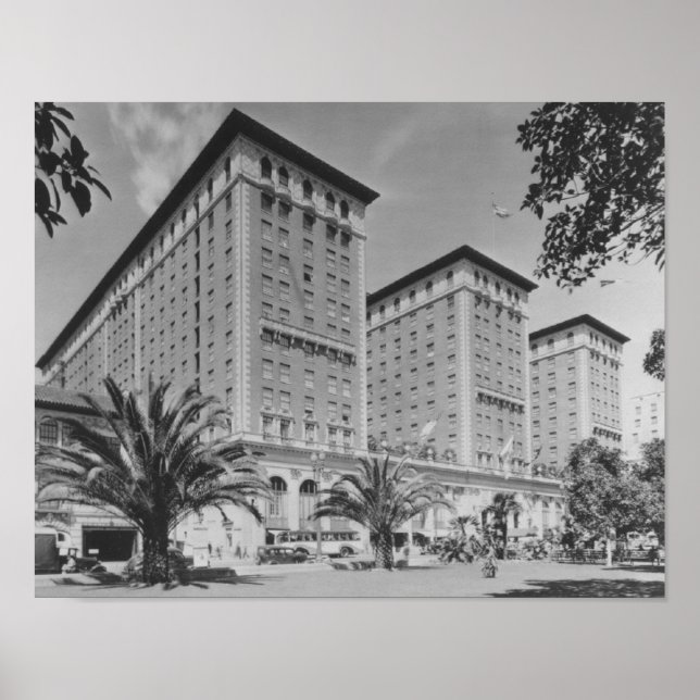 Poster Los Angeles, CA View do Biltmore Hotel e Stree (Frente)