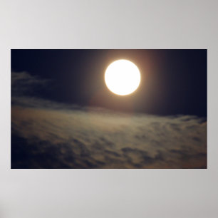 Poster Lua cheia brilhante com nuvens