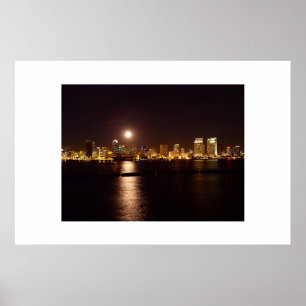 Poster lua sobre a baía