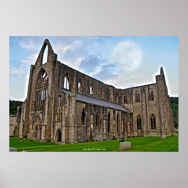 Pôster Lua sobre Tintern Abbey Cistercian Cloisters Wales (Frente)