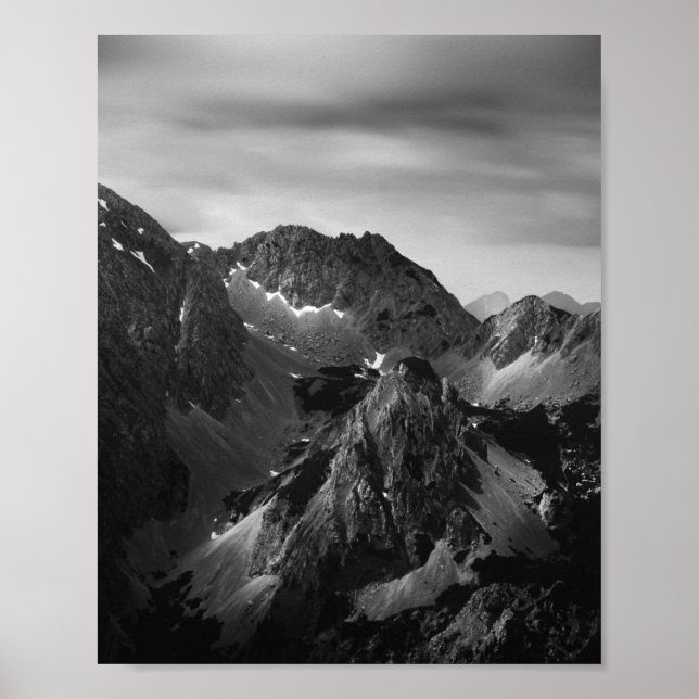 Poster Luz brilhando nas montanhas majestosas (Frente)