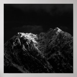 Poster Luz do sol batendo nas montanhas a preto e branco