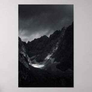 Poster Luz solar através de nuvens escuras