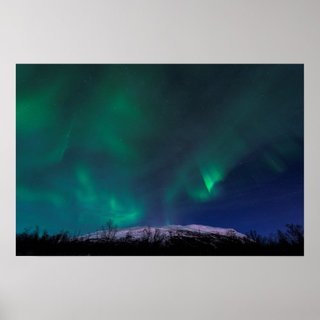 Pôster Luzes De norte Sobre O Monte Noulja (Frente)