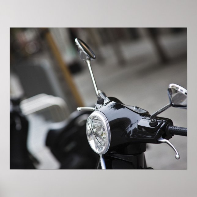Pôster Madrid, Vespa scooter preta (Frente)
