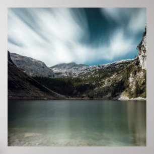 Poster Magnífico lago Krn com a montanha Krn, Eslovênia
