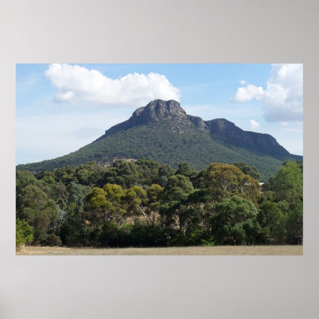 Poster Majestic Mount Sturgeon from Dunkeld (Frente)