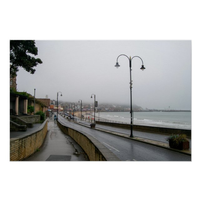 Pôster Manhã Nublada em Scarborough (Frente)