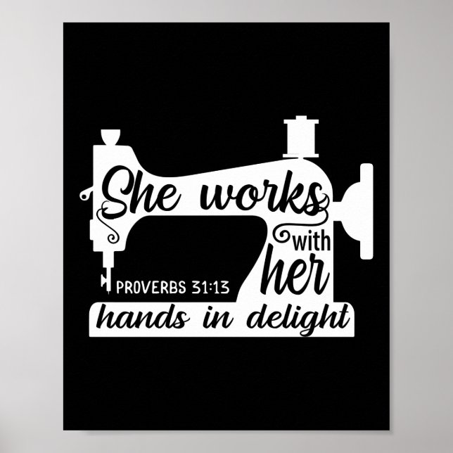 Poster Máquina De Costura Ela Trabalha Com As Mãos Em Ale (Frente)