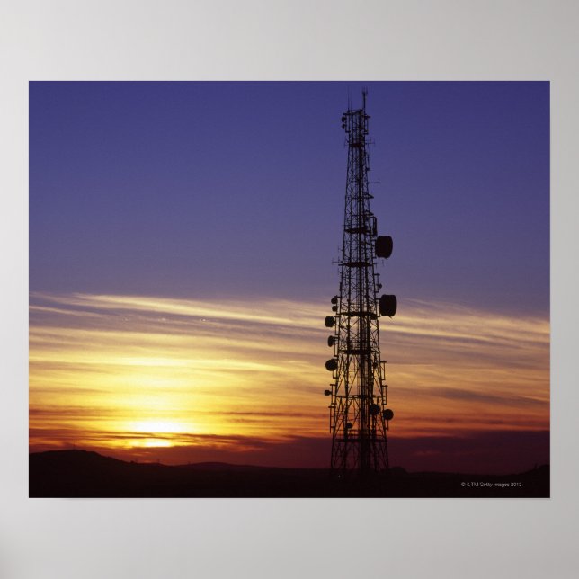 Pôster Mast de telecomunicações no pôr do sol (Frente)