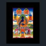 Pôster Medicina Buda Tibetana Arte Budista<br><div class="desc">Poster de Wall art de Medicine Buddha, sentado num lótus cercado por outros Budas na tradição tibetana. Ele oferece cura e proteção contra doenças físicas e mentais. Esta imagem é uma reprodução de uma antiga pintura religiosa de tapeçaria de thangka. Perfeitos para uma sala santuária ou um espaço de meditação,...</div>