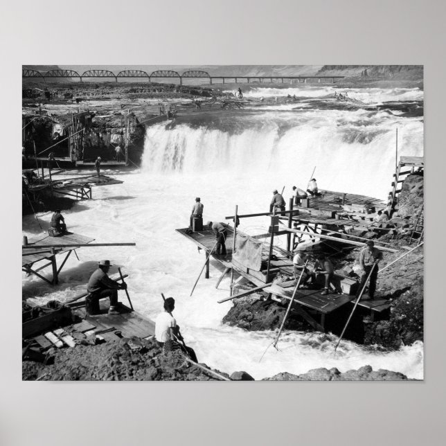 Pôster Men fishing at Celilo Falls Photograph (Frente)