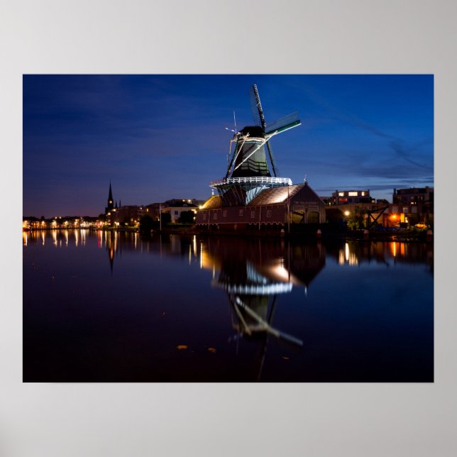 Poster Moinho de vento Leidschendam com reflexão à noite (Frente)