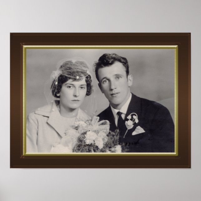 Poster Moldura de madeira castanha com borda dourada foto (Frente)