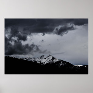 POSTER MONTANHA DE NEVE EM NUVENS DRAMÁTICAS