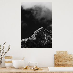 Poster Montanha iluminada pelo sol preto e branco