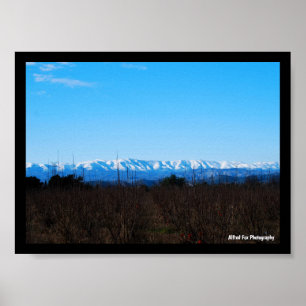 Poster Montanhas Nevadas Atrás do Campo de Caquis