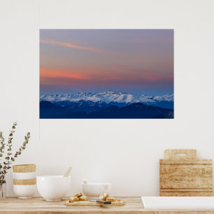 Poster Montanhas nevadas com céu mágico