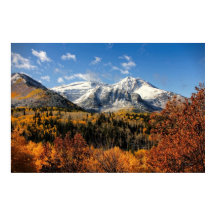 Monte Timpanogos nas Montanhas do Autumn Utah