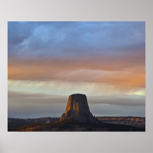 Pôster Monumento Nacional Devils Tower, Tempestade ao Pôr (Frente)