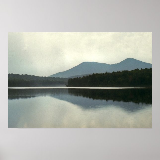 Poster Mountain Pond (Frente)