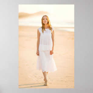 Poster Mulher caminhando na costa