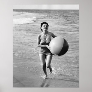 Pôster Mulher com uma bola de praia