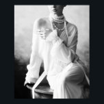 Poster Mulher Negra e Branca Vintage com Pérolas<br><div class="desc">Esta bela Vintage Black and White Woman com Pearls Poster é uma arte realmente feminina. Ideal em uma sala de estar.</div>