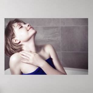 Poster Mulher no banheiro