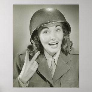 Pôster Mulher que veste um capacete do exército