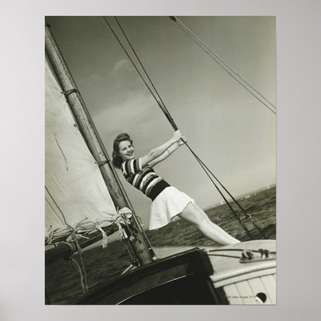 Pôster Mulher segurando Rigging em Yacht (Frente)