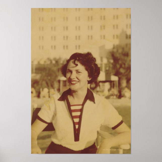 Pôster Mulher Sentada Lá Fora (Frente)