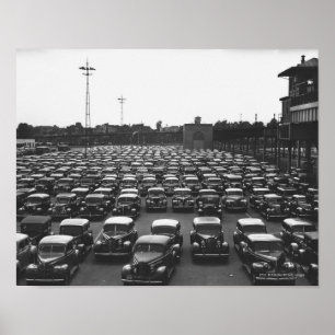 Pôster Mulher sentada por lareira B&W