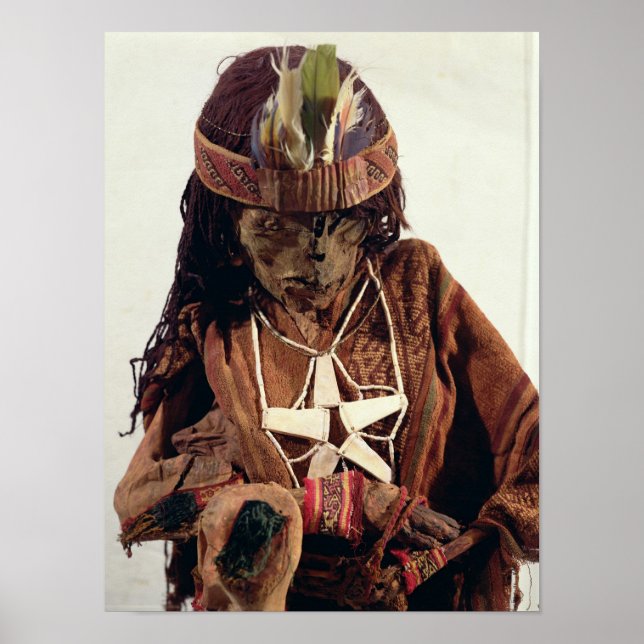 Poster Mummy adorned with bone jewellery, c.200 BC (Frente)