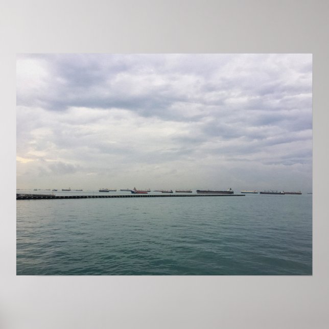 Poster Navios em Anchor no estreito de Singapura sob Mood (Frente)