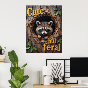 Poster Nestled Prowler: Uma Perca de Raccoon