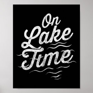 Poster No Lago Tempo Divertido Verão Embarcações E Pesca