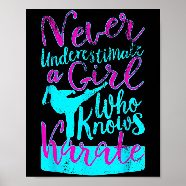 Poster Nunca Subestime Uma Garota Que Conhece A Citação D (Frente)