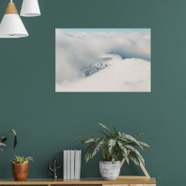 Poster Nuvens clareando acima das montanhas da floresta d