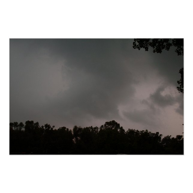 Pôster Nuvens de Tempestade Sobre a Floresta (Frente)
