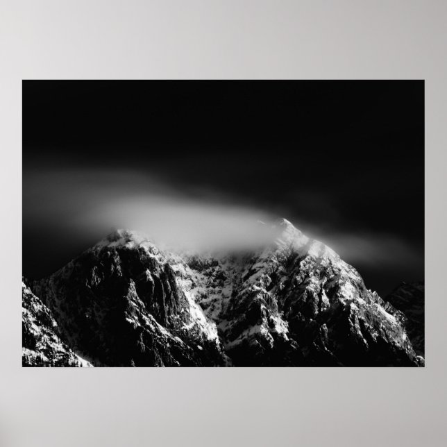 Poster Nuvens em longa exposição preto e branco sobre mon (Frente)