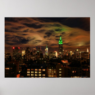 Pôster Nuvens etéreos: Skyline de NYC, estado Bldg do