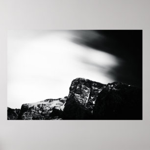 Poster Nuvens leitosas acima da montanha Krn