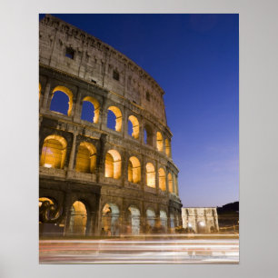 Poster o ampitheatre de Colosseum iluminado na noite
