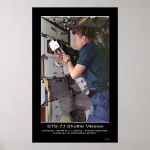 Poster O astronauta Catherine G. Coleman verifica
