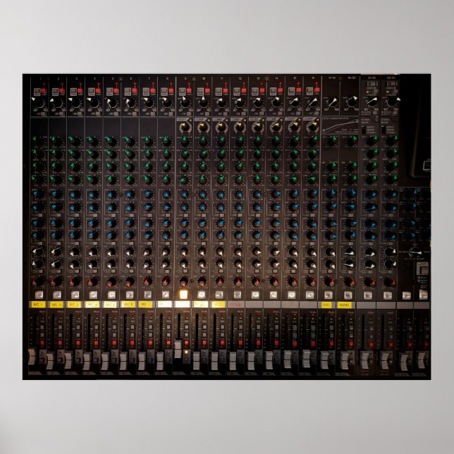 Poster O botão no mixer de áudio (Frente)