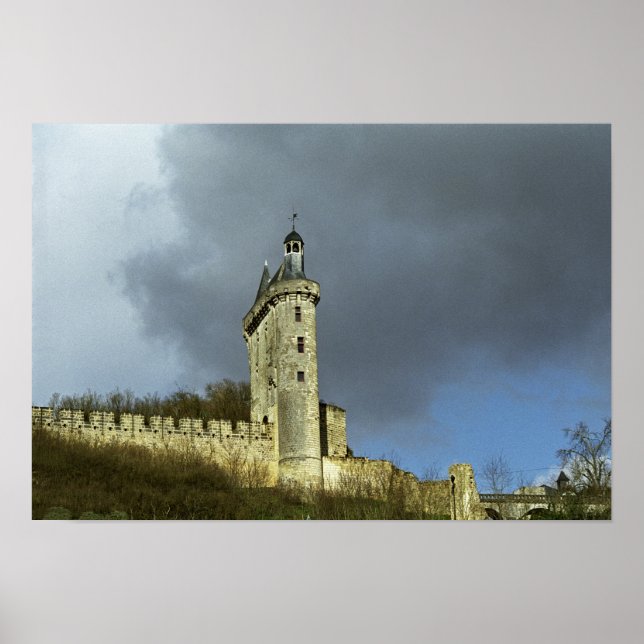 Poster O Chateau de Chinon castletheis em um morro (Frente)